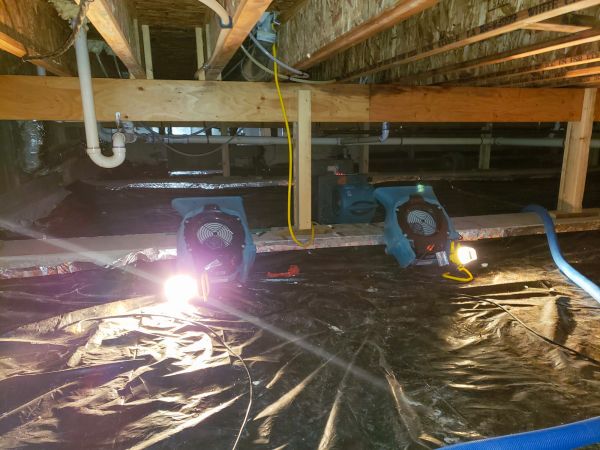 Crawlspace Water Removal in Thousand Oaks